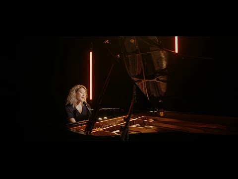 Tiny Houses in Savanna - Anna Rune (official live video)