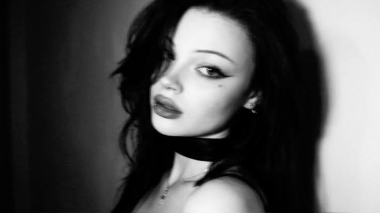 ⛓️ golden collar: receive a lot of love, pampering, and absolute loyalty.