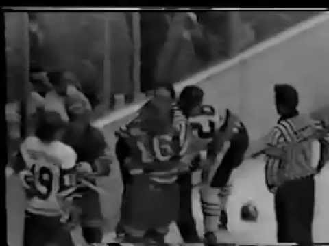 Pat Hickey vs Orest Kindrachuk Nov 11, 1978