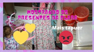 Mostrei os presentinhos da clara comprei tapuer vermelho