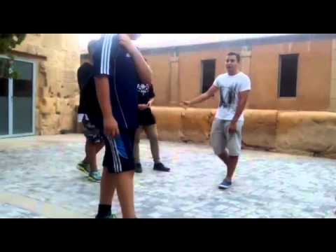 Tony vs Mirka Batalla de gallos caballeriza