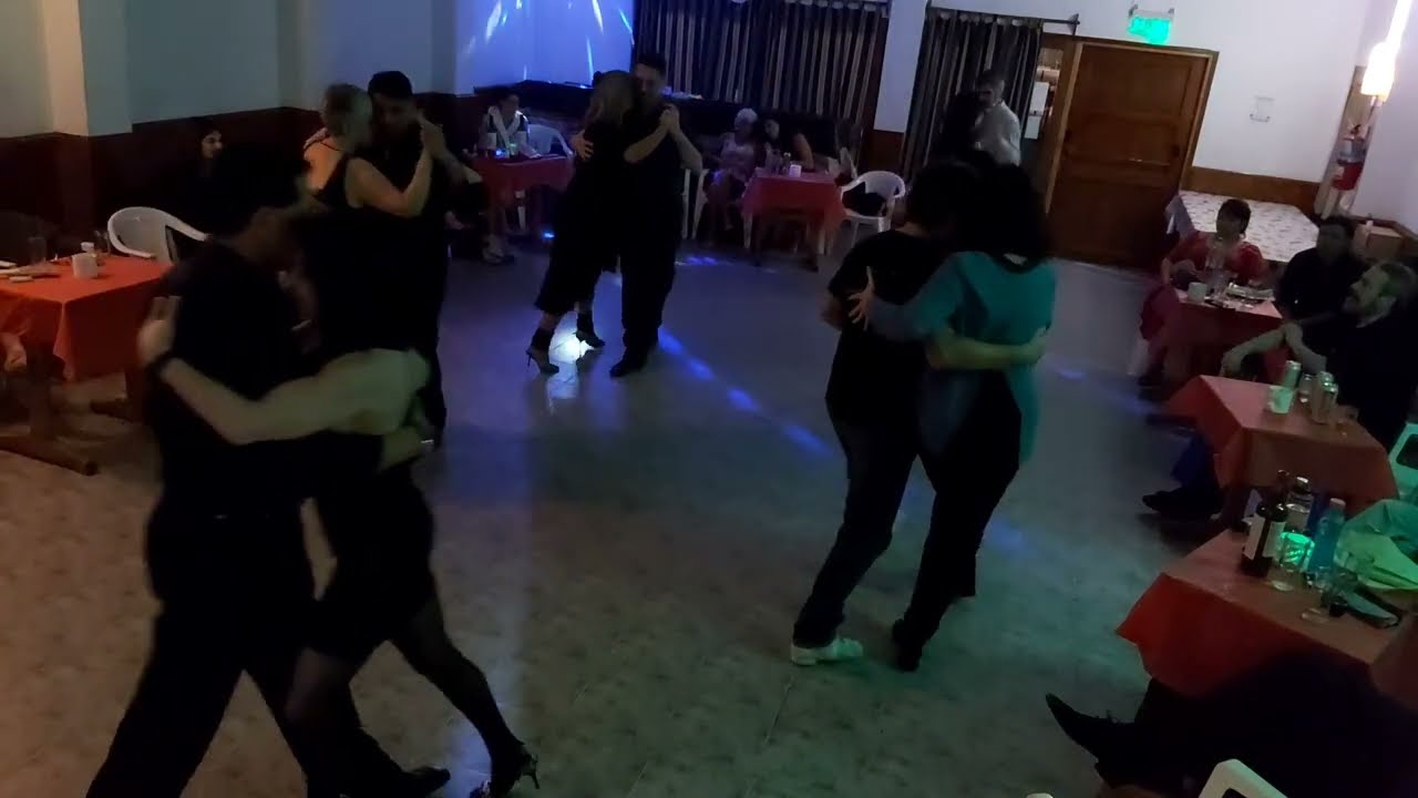 Juan D'Arienzo "Ay Aurora"  🇦🇷 TDJ Ariel Mendoza 🎧 26/05/23 Abrazo Fueguino en Ushuaia ❤️
