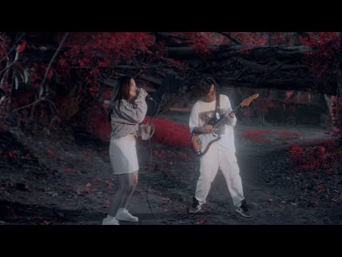 Jerrÿ Jay ft. GRACEe - Dancing in the Storm (Official Performance Video)