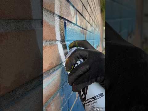 Throw up graffiti bombing