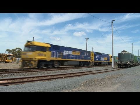 TOLL Freight Train passes through Gheringhap Loop - Australian Railways