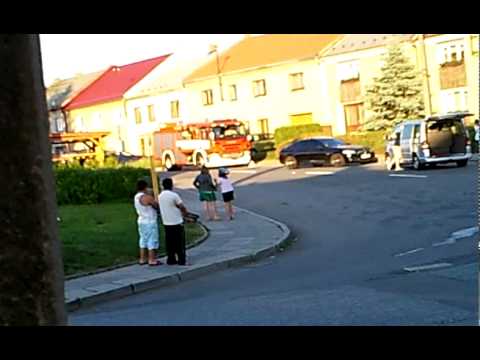 Bouračka v Hněvotíně na křižovatce