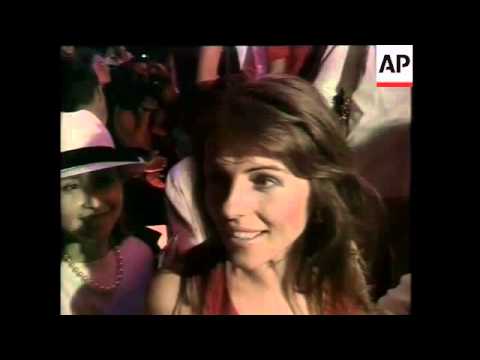 Paris Dior: John Galliano's Designs Impress Stars (B)