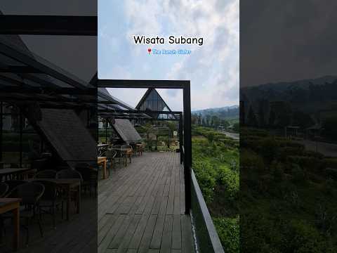 Ngopi sambil menikmati pemandangan secantik ini, siapa yang bisa nolak? ☕🌄