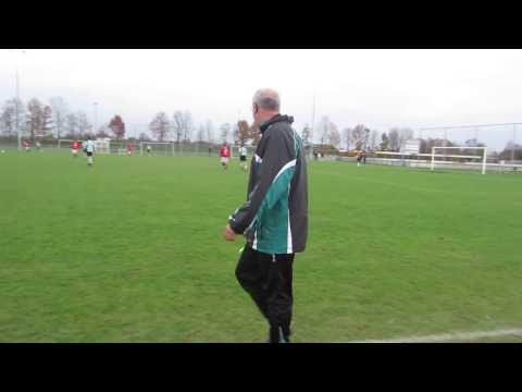 Gerrit van de Werken ( grensrechter Tricht 6) in actie ( 30-11-2013)