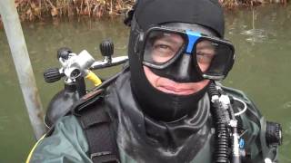 preview picture of video 'New Year's Day Scuba Diving at Guppy Gulch'