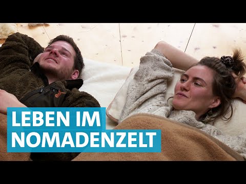 Traum von Nomadenzelt: Familie lebt in nachhaltiger Jurte aus Naturmaterialien