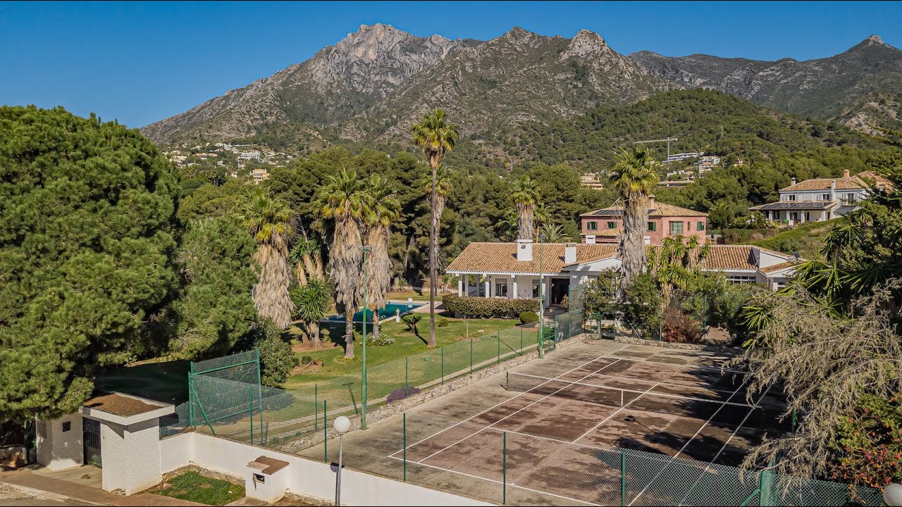 Villa on huge plot offering a unique development opportunity for sale in La Montua, Marbella