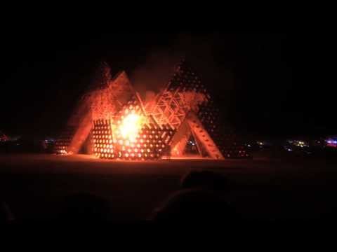 Burning Man 2013 : Cradle of MIR burn in reverse
