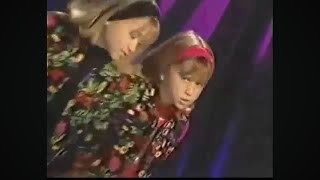 Mary Kate &amp; Ashley singing are dog ate our homework ￼￼￼