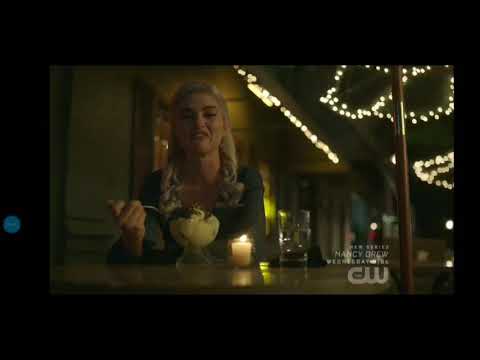 Legacies 2x04- Lizzie stabs Landon and becomes possessed