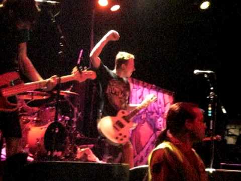 Veara live at the Metro Theathre