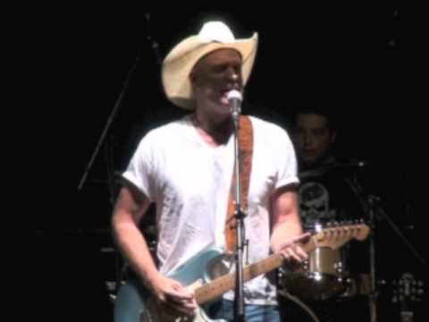 Charlie Robison performs BARLIGHT