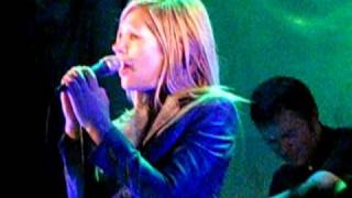 Saint Etienne • "Dilworth's Theme" live in London, May 16, 2009