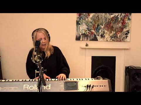 Polly Scattergood - "Avalanche" Live from The Attic Sessions recordings