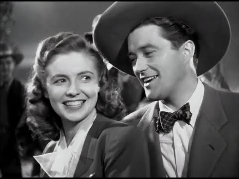 THANK YOUR LUCKY STARS (1942) Joan Leslie & Dennis Morgan sing "Ridin' for a Fall" (LYRICS [CC])
