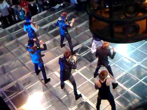 100328 U-KISS Bingeul Bingeul at SM North Annex