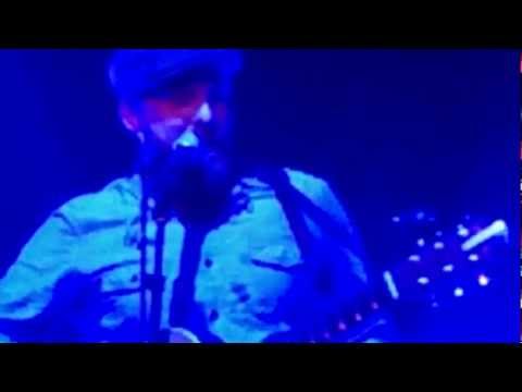 Alex Clare singing jewish song with mistake