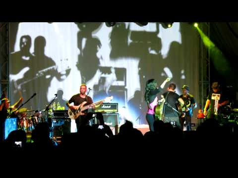 Rodrigo y Gabriela (feat CUBA) - Creeping Death - Stubb's Bar-B-Q, Austin TX, May 5th, 2012