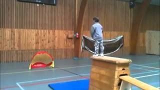 preview picture of video 'séance de psychomotricité orientée handball au Handball Sporting Cub Tubize'