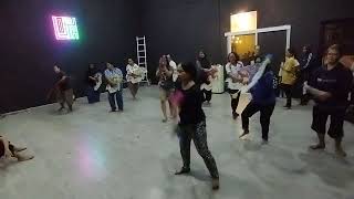 Download lagu Latihan jathilan ibu2 selang 2 mp3