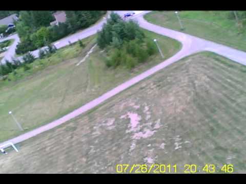 Maaniitun kentällä.avi