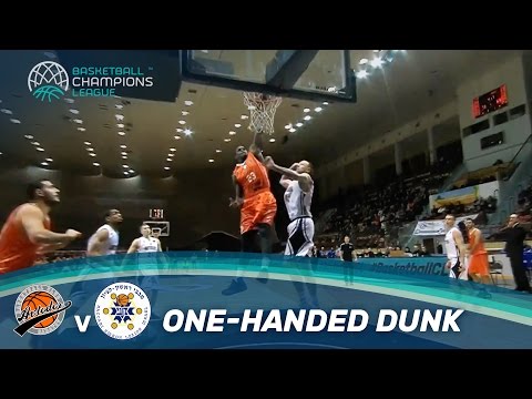 Javon McCrea with a big one-handed dunk against Avtodor Saratov