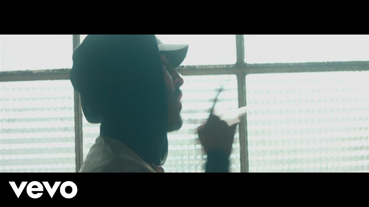 YouTube - La Fouine La Fouine - RS4 (Clip officiel) - YouTube
