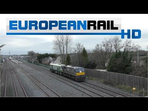 Iarnród Éireann Irish Rail 071 loco 076 + 201 loco 234 pass Hazelhatch