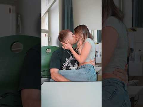 Film schauen erste Reihe vs letzte Reihe🫪😂 | Lewinray #shorts