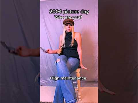 It’s picture day!! Smile!📸 #2000s #fashion #vintage #pictureday #y2k