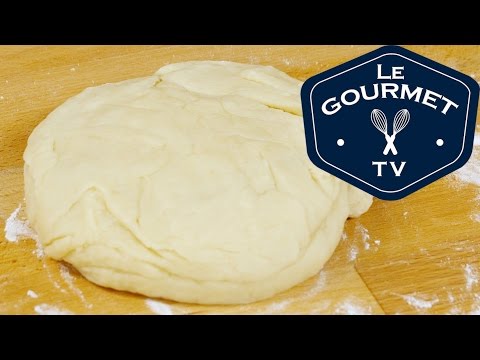Hot water pastry recipe for sweet and savoury pies. - LeGourmetTV