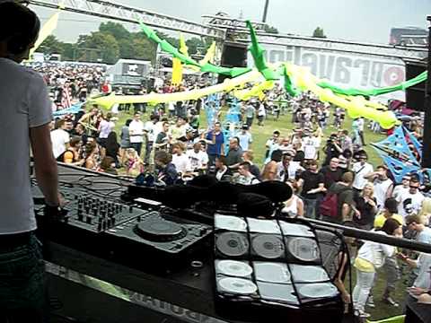 Felix Kröcher @ Ruhr in Love 2009 (Raveline Floor)