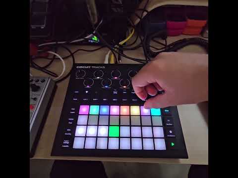Circuit Tracks dub techno jamming #fistkiddo #novation #dubtechno #jam