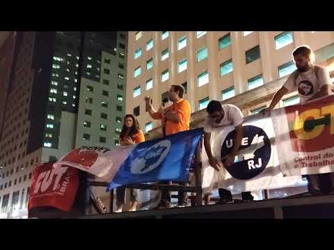 Coordenador do SindipetroNF denuncia entrega do pré-sal em ato contra o governo federal