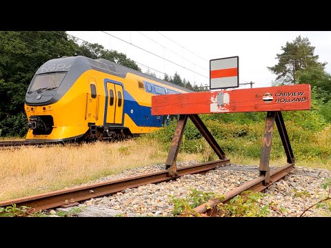 Departure from an abandoned place:  Maarn Goederen - Utrecht - Alkmaar VIRM 3056 17/8/2022