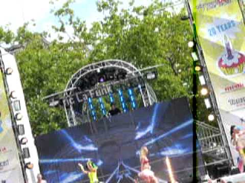 Zurich - Street Parade 7 - Patric La Funk " Save the World " ( Swedish House Mafia )