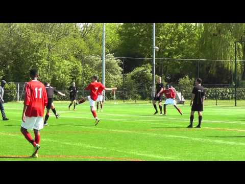 7 mei 2016 Saestum A2 - VV De Meern A2 com 1-20 Stijn op paal