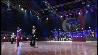 Duet Ewa Farna a V ra pinarov - To m me ml de (Galashow s latinou 1.10.2011) - YouTube Duet Ewa Farna a V ra pinarov - To m me ml de (Galashow s latinou 1.10.2011) - YouTube