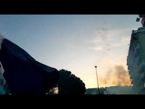 Festa Scudetto Napoli, fumogeni e fuochi d'artificio fuori dallo Stadio Maradona