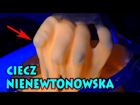 Ćwiczenia na mięśnie barków z hantlami w domu Ilya Gorczakow kulturystyka