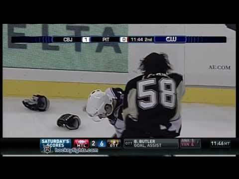 Matt Calvert vs Kristopher Letang Sep 25, 2010