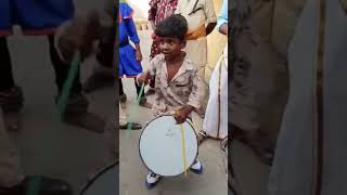 Download lagu Bhangra ko bajate Hue ladke Bada Achcha ho jata hai mp3 Download lagu Bhangra ko bajate Hue ladke Bada Achcha ho jata hai mp3
