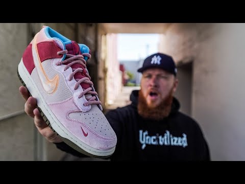 SOCIAL STATUS MADE THE PERFECT NIKE DUNK SNEAKERS!