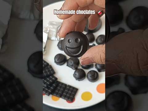 Homemade chocolate recipe🍫😋#youtubeshorts #choclate #homemadechoclate #shorts