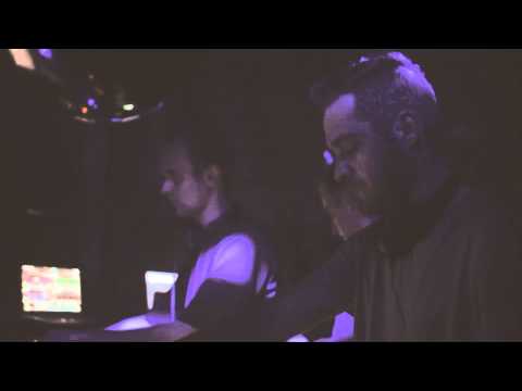 Chicks Luv Us Live at URI (04)